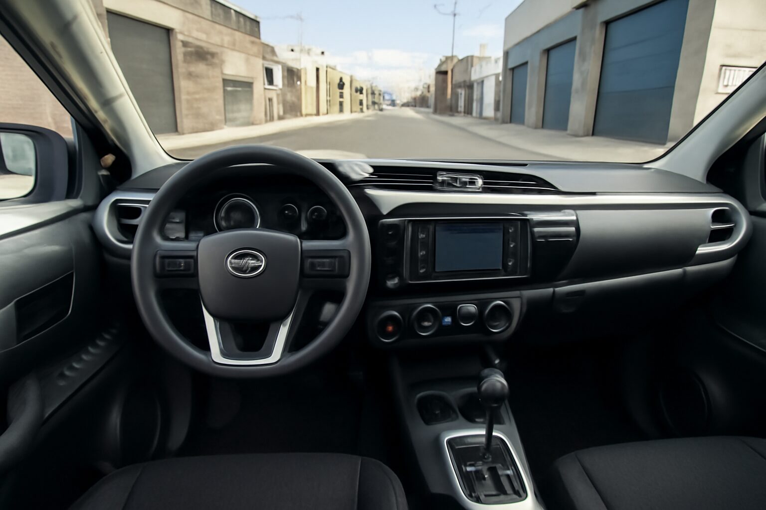 Toyota Hilux SRV 2020 - Callao - Cabina del conductor