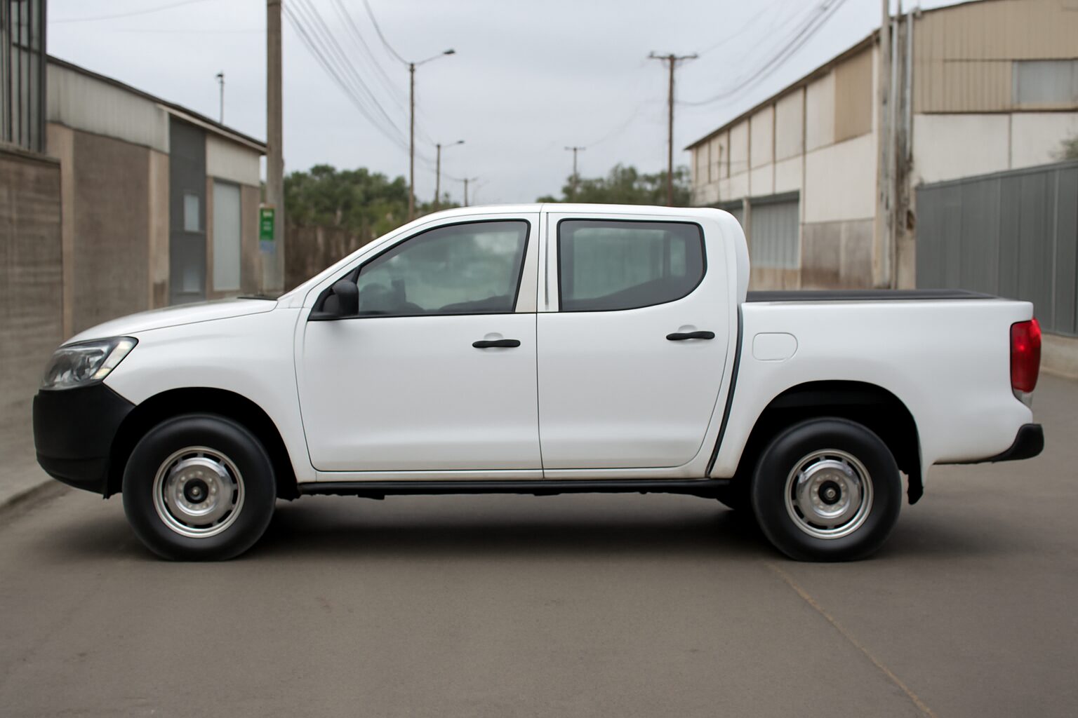 Toyota Hilux 2.4 SR 2022 - Huarochiri - Cabina del conductor